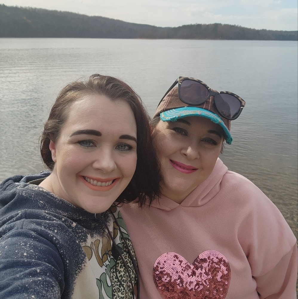 Meet your Poshers, Nancy & Christy